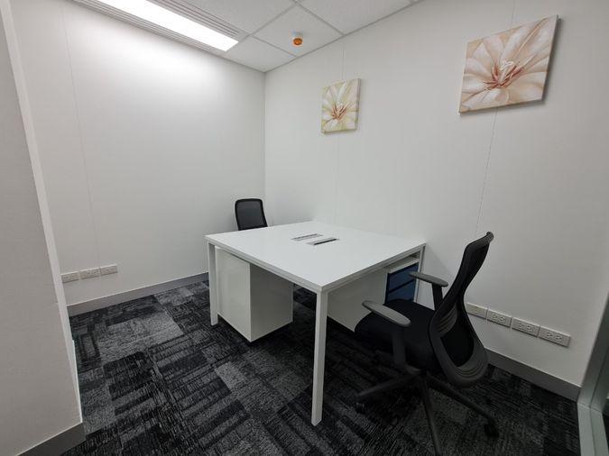 picture Fully furnished office space for rent  featuring modern-style decor and fully equipped with essential office furniture for immediate use. - 9/29
