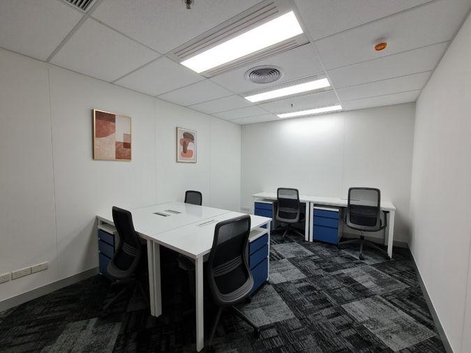 picture Fully furnished office space for rent  featuring modern-style decor and fully equipped with essential office furniture for immediate use. - 14/29