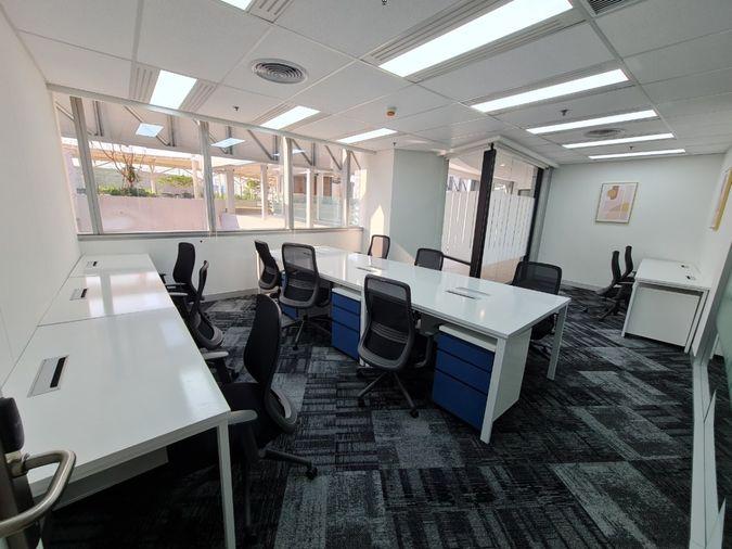 picture Fully furnished office space for rent  featuring modern-style decor and fully equipped with essential office furniture for immediate use. - 5/29
