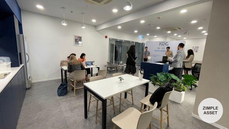 picture Office space for rent at Ratchada One Building. decorated in a simple and comfortable style, with complete furniture and office equipment. - 5/9