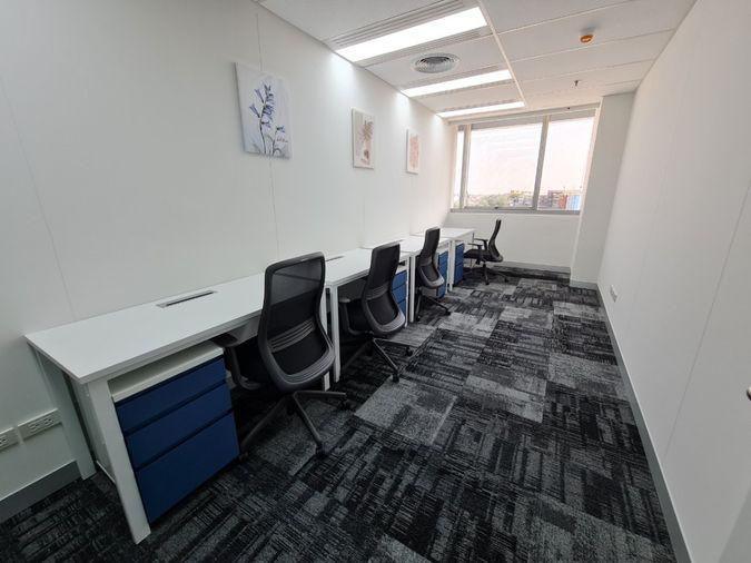 picture Fully furnished office space for rent  featuring modern-style decor and fully equipped with essential office furniture for immediate use. - 15/29