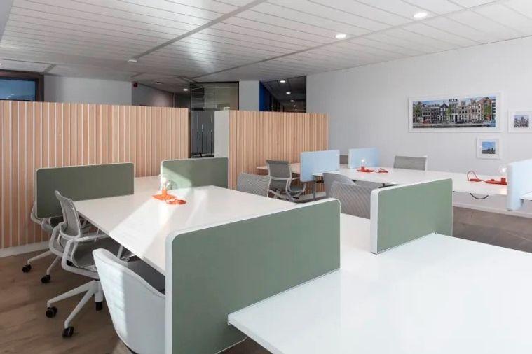 picture Serviced Office for Rent at Charter Square. Stunning view of the Chao Phraya River. This fully equipped serviced office meets all the needs,near BTS. - 8/11