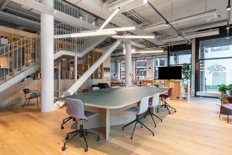 picture Office for rent at M Thai Tower, All Seasons Place, providing services with modern office tools and equipment to help meet work needs efficiently. - 4/11