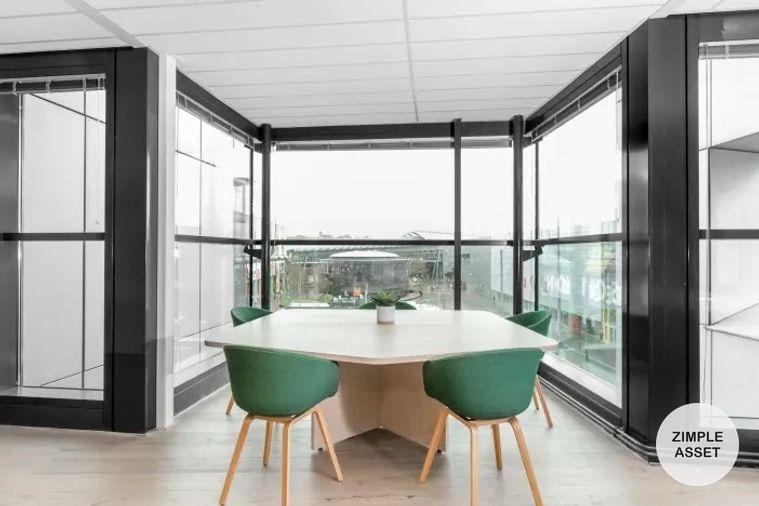 picture Office space for rent, SO24 Building, fully furnished with office equipment, allowing you to work efficiently. - 8/10