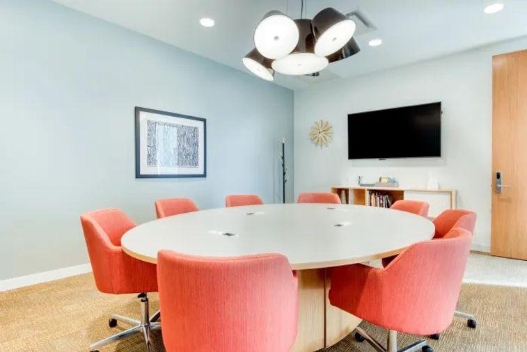 picture Office for rent in AIA Capital Center building, panoramic view, with office equipment that allows you to start working immediately. - 7/10