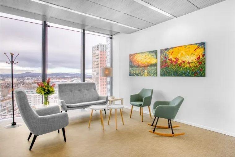 picture Office for rent in AIA Capital Center building, panoramic view, with office equipment that allows you to start working immediately. - 7/10