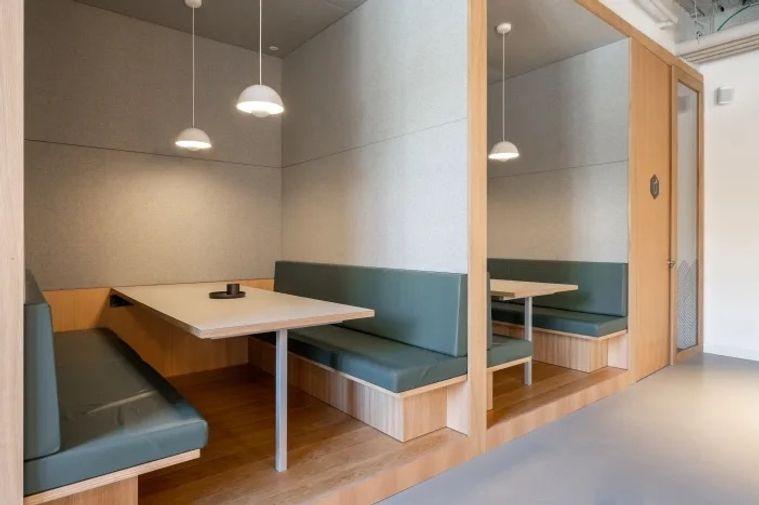 picture Service office for rent at Metropolis Samrong. Fully equipped and ready-to-use.  A complete office solution designed to support your business needs. - 8/10
