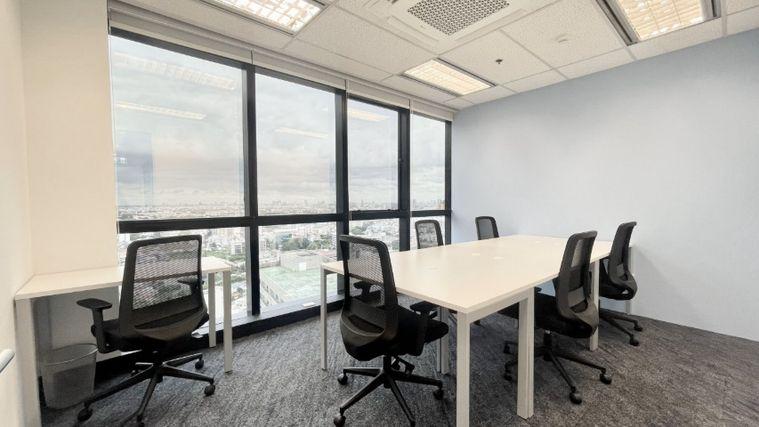 รูป พื้นที่อาคารสำนักงานให้เช่า บนตึกเมืองไทยภัทร อาคารB ด้วยพื้นที่โปร่ง มีแสงสว่างอย่างเพียงพอ เหมาะแก่การทำงาน - รูปที่ 3/9