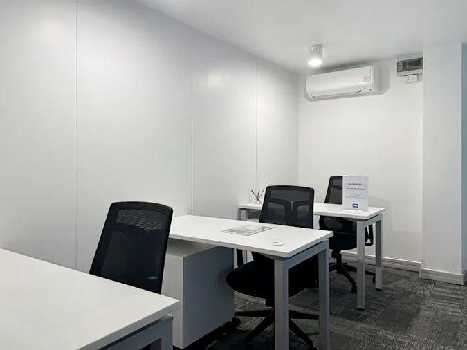 รูป พื้นที่ออฟฟิศ พร้อมcoworking สุดทันสมัยให้เช่า บนอาคารบลูชิพส์ ทองหล่อ ภายในอาคารเป็นล็อบบี้สุดโมเดิร์นซึ่งเปิดทางนำไปสู่ออฟฟิศรูปแบบร่วมสมัย - รูปที่ 5/9