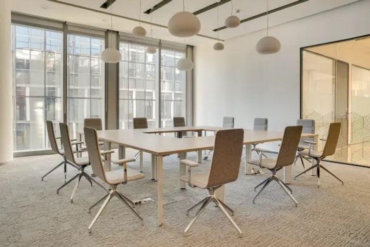 รูป เซอร์วิสออฟฟิศในเช่าในอาคารmixed use ที่Icon Park Hotel เชียงใหม่ พื้นที่ทำงานสมัยใหม่ที่กว้างขวางและสว่าง ซึ่งออกแบบมาเพื่อรองรับการทำงานสมัยใหม่ - รูปที่ 7/10