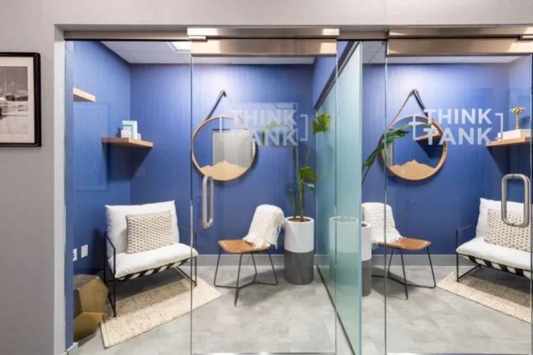 picture Serviced Office Space for Rent at Supalai Icon Sathorn. Fully serviced office offers a turnkey solution for businesses. With a prime CBD location. - 4/11