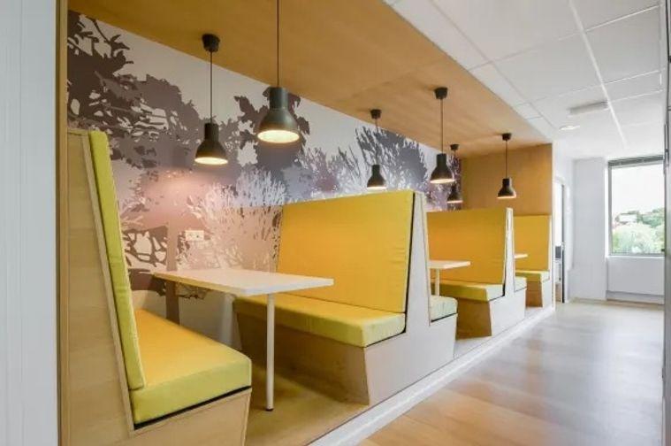 picture Serviced office for rent at Harbor Mall in downtown Chonburi, located near Laem Chabang Port. Fully equipped with modern office facilities. - 11/11