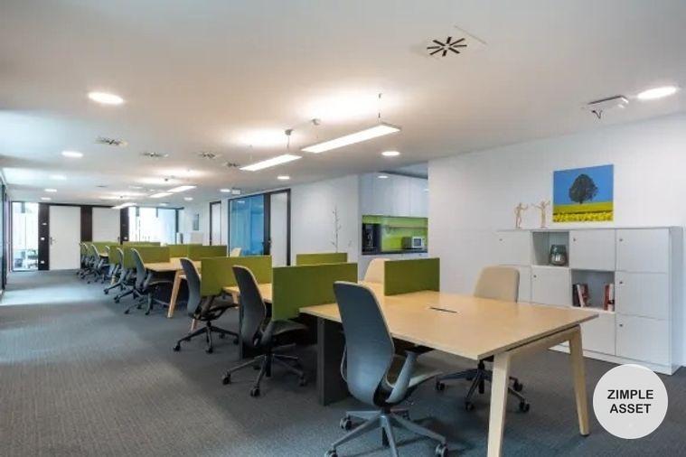 รูป เซอร์วิสออฟฟิศให้เช่า ที่The Office Plus ในตัวเมืองเชียงใหม่ ย่านใจกลางธุรกิจ ส่วนหน้าอาคารแบบเปิดโล่งที่ให้ทัศนียภาพที่ชัดเจนในพื้นที่ทำงานแบบไดนามิก - รูปที่ 10/11