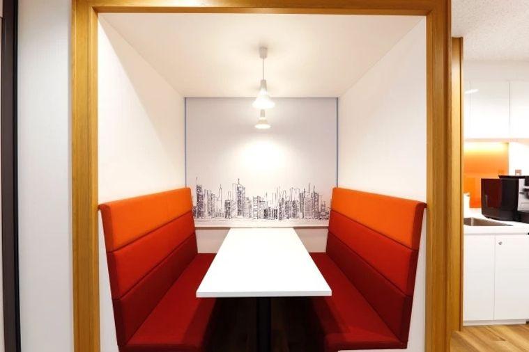 picture Serviced Office Space for Rent at Supalai Icon Sathorn. Fully serviced office offers a turnkey solution for businesses. With a prime CBD location. - 3/11