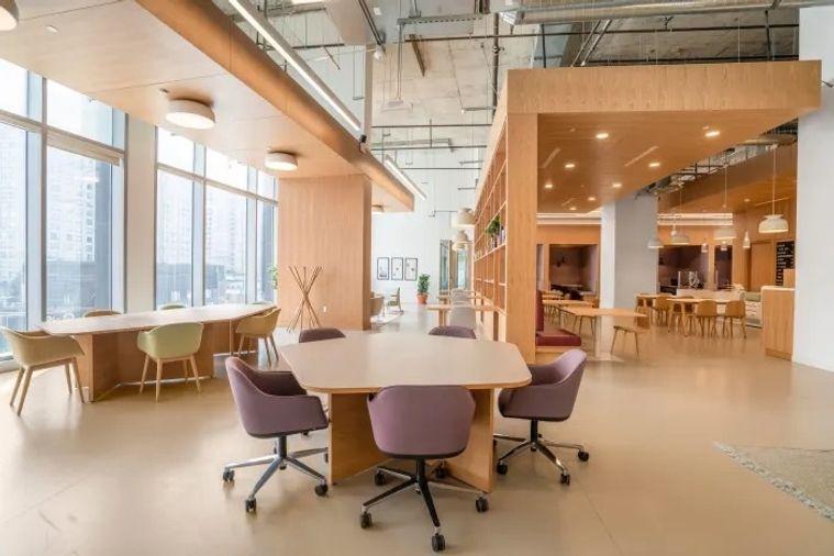 picture Serviced Office Space for Rent at Supalai Icon Sathorn. Fully serviced office offers a turnkey solution for businesses. With a prime CBD location. - 1/11