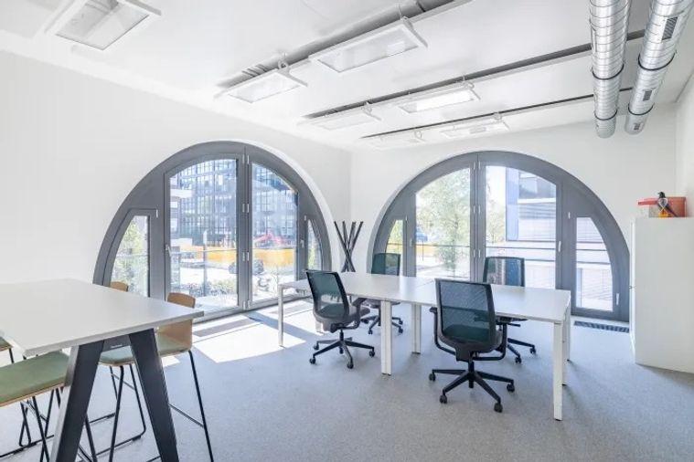picture Offices for rent in Bhiraj Tower at Bitec and join multinationals at this prestigious address. With on-site parking and a location next to BTS Bangna - 7/11