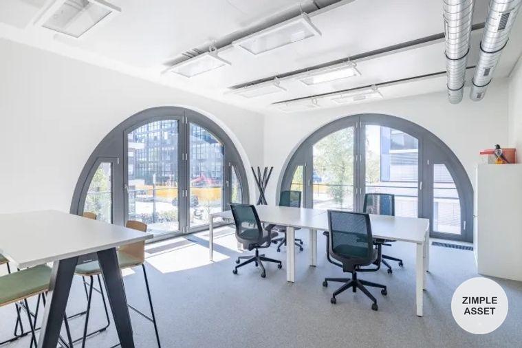 picture Offices for rent in Bhiraj Tower at Bitec and join multinationals at this prestigious address. With on-site parking and a location next to BTS Bangna - 7/11