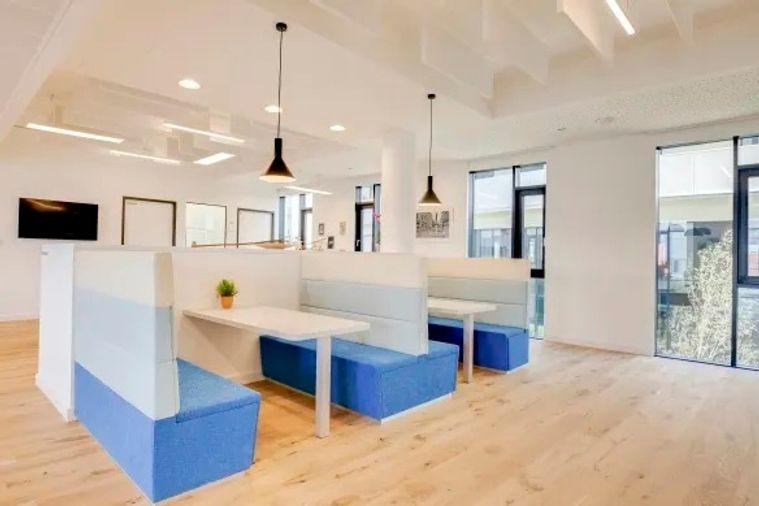 picture Flexible office space at Vanich Place Ari on Phahonyothin, featuring a premium office interior or customizable office design to suit your preferences - 11/11