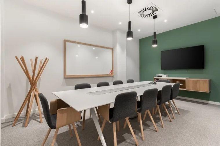 picture Serviced Office Space for Rent at Supalai Icon Sathorn. Fully serviced office offers a turnkey solution for businesses. With a prime CBD location. - 5/11