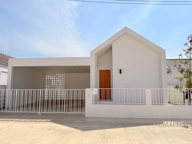 picture Call : 095-569-3655 Serene Courtyard - 1/12