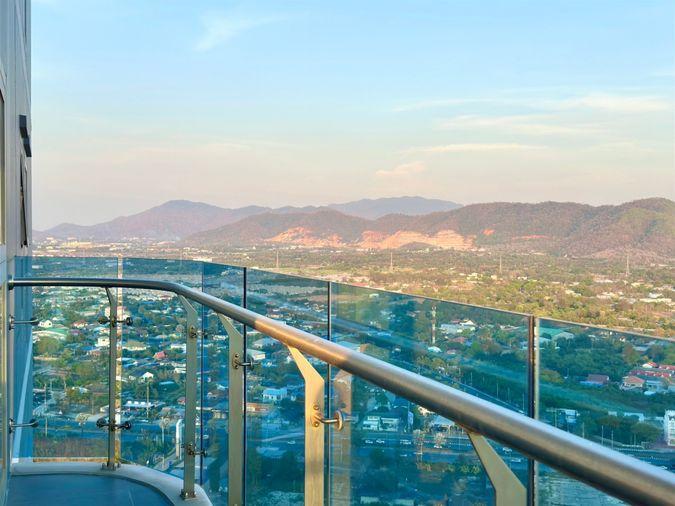 รูป คอนโดหรูติดทะเล The Symphony | บางพระ-ศรีราชา : 3 Bed 2 Bath 122 ตรม ชั้น 35 พร้อมเข้าอยู่ - รูปที่ 2/25