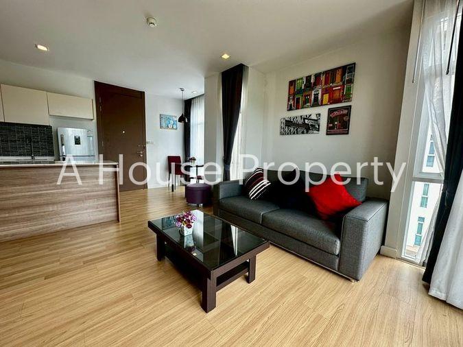 picture Condo for rent, Green Lake, beautiful room, corner, fully decorated, with furniture, great value - 2/13