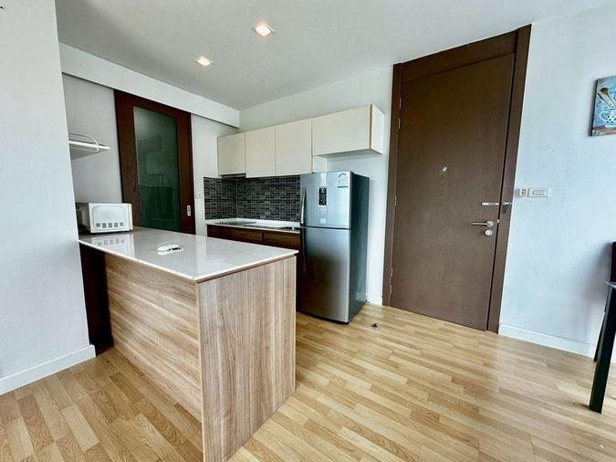 picture Condo for rent, Green Lake, beautiful room, corner, fully decorated, with furniture, great value - 9/13
