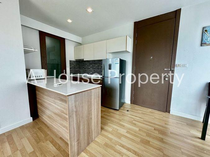 picture Condo for rent, Green Lake, beautiful room, corner, fully decorated, with furniture, great value - 9/13