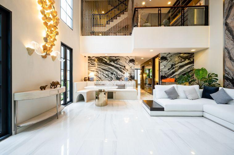 picture For Rent - Quarter 31 , Luxury Town House , 4 bedrooms 5 bathrooms - 1/51