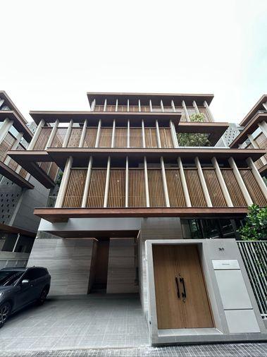 รูป Vi Ari (วี อารีย์) บ้านเดี่ยวสูง 3.5 ชั้นระดับ Super Luxury “ใจกลางอารีย์”  - รูปที่ 1/10