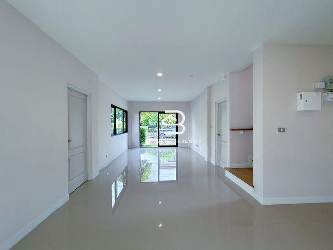 รูป ขาย บ้านเดี่ยว เซ็นโทร บางนา กม.7 ใกล้ Mega Bangna - รูปที่ 2/13