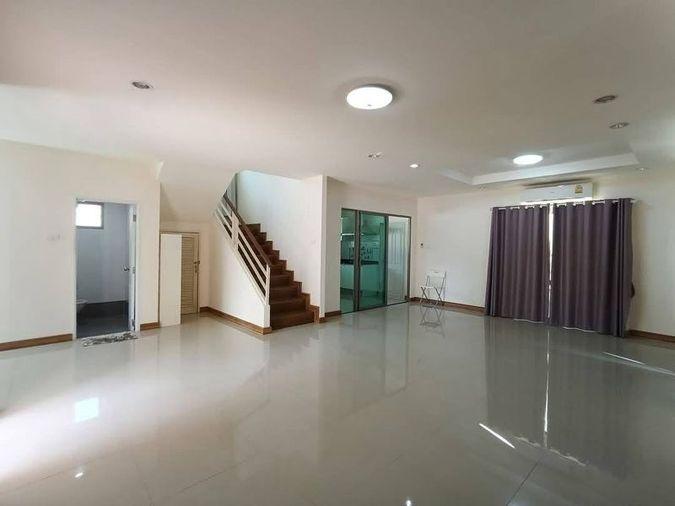 picture Second-hand detached house for sale, Magnolia Village project, Sriracha, Chonburi - 3/13