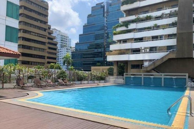 picture Sukhumvit Living Town     2 bedrooms, 1 bathroom  Corner unit - 11/12