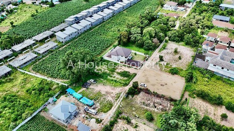 รูป ขายที่ดินศรีราชา แปลงสวย ทำเลงาม ใกล้กับโครงการหมู่บ้านมากมาย - รูปที่ 14/19