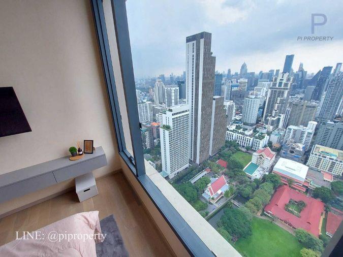 รูป ตกแต่งภายในอย่างมีระดับและมีเอกลักษณ์เฉพาะตัว วิวเมืองอันสวยงามจากทำเลชั้นสูงสุดของอโศก กรุงเทพฯ ยูนิต 1 ห้องนอนขนาดใหญ่และชั้นสูงสุดให้เช่าใน ESSE - รูปที่ 10/28