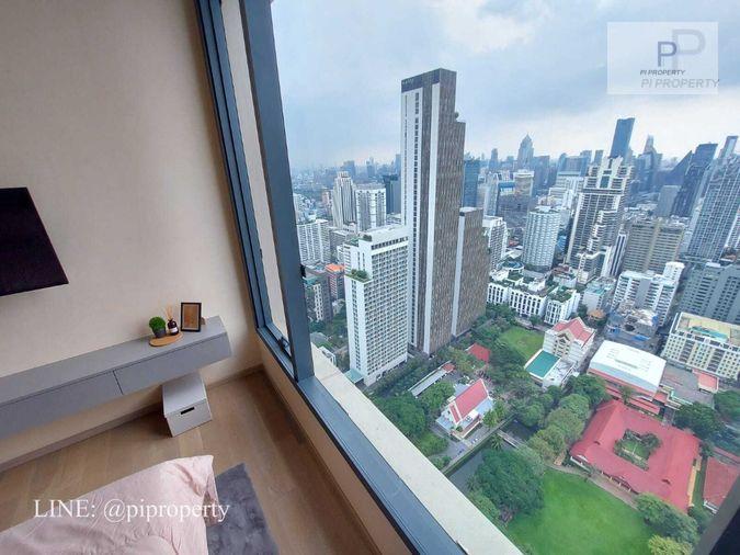 รูป ตกแต่งภายในอย่างมีระดับและมีเอกลักษณ์เฉพาะตัว วิวเมืองอันสวยงามจากทำเลชั้นสูงสุดของอโศก กรุงเทพฯ ยูนิต 1 ห้องนอนขนาดใหญ่และชั้นสูงสุดให้เช่าใน ESSE - รูปที่ 10/28