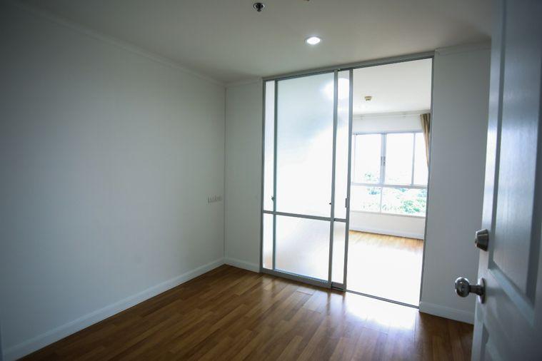 picture Condo Lumpini Place Rama 4 - Kluai Nam Thai near BTS Ekkamai - 8/21