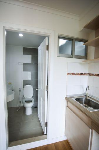 picture Condo Lumpini Place Rama 4 - Kluai Nam Thai near BTS Ekkamai - 14/19