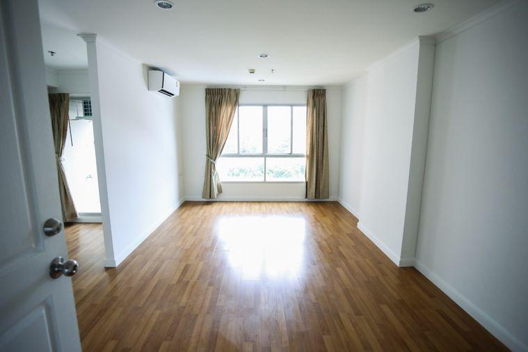 picture Condo Lumpini Place Rama 4 - Kluai Nam Thai near BTS Ekkamai - 1/19