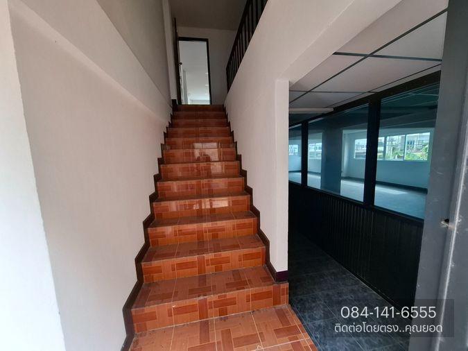 รูป ขายด่วน! อาคารพาณิชย์-สำนักงาน 4 ชั้น 2 คูหาทะลุถึงกัน (ใกล้สนามบินดอนเมือง) ทำเลดี ติดถนน ซอย ประชาอุทิศ 13 ดอนเมือง ราคา 7,900,000 บาท) - รูปที่ 24/25