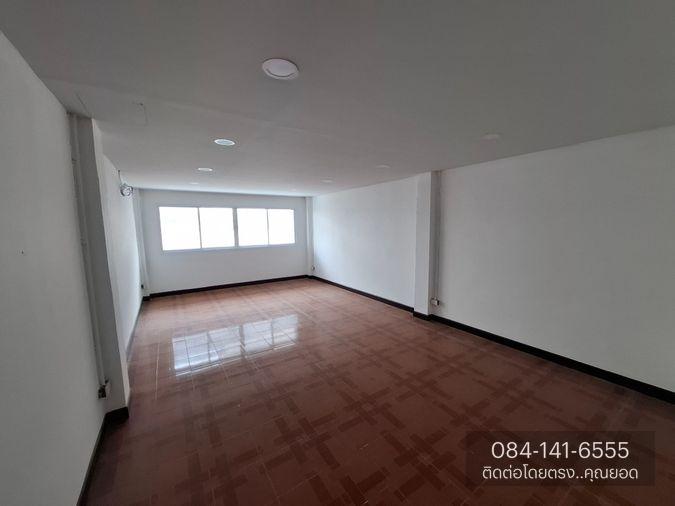 รูป ขายด่วน! อาคารพาณิชย์-สำนักงาน 4 ชั้น 2 คูหาทะลุถึงกัน (ใกล้สนามบินดอนเมือง) ทำเลดี ติดถนน ซอย ประชาอุทิศ 13 ดอนเมือง ราคา 7,900,000 บาท) - รูปที่ 10/25