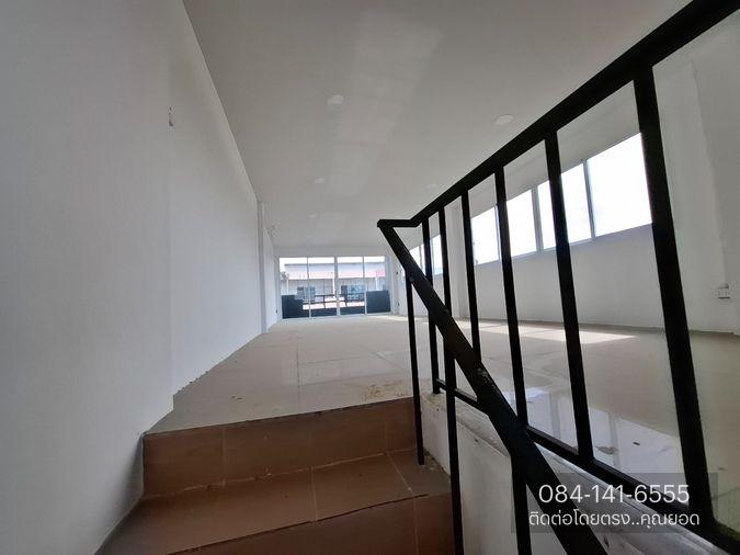 รูป ขายด่วน! อาคารพาณิชย์-สำนักงาน 4 ชั้น 2 คูหาทะลุถึงกัน (ใกล้สนามบินดอนเมือง) ทำเลดี ติดถนน ซอย ประชาอุทิศ 13 ดอนเมือง ราคา 7,900,000 บาท) - รูปที่ 18/25