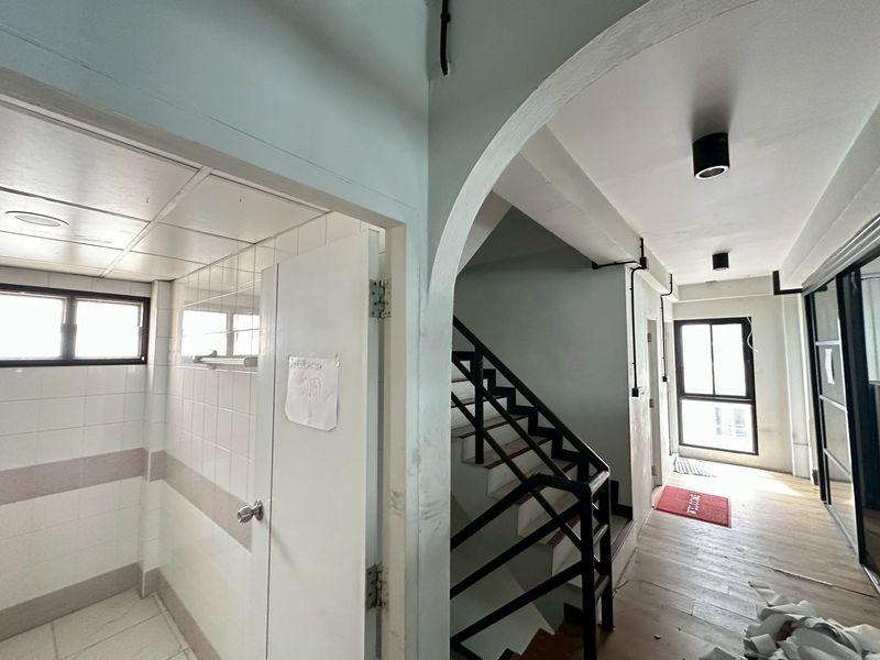 รูป ขายอาคารพาณิชย์ 4 ชั้น ติดถนนศรีราชานคร3 ทำเลดี ใกล้แหล่งชุมชน  - รูปที่ 11/20