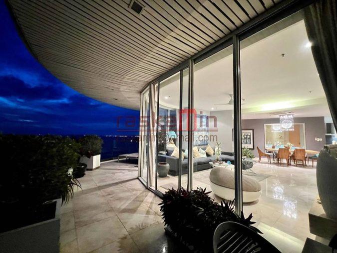 picture For Sale: The Cove Condominium – Luxurious 3-Bedroom with Stunning Ocean View - 3/16