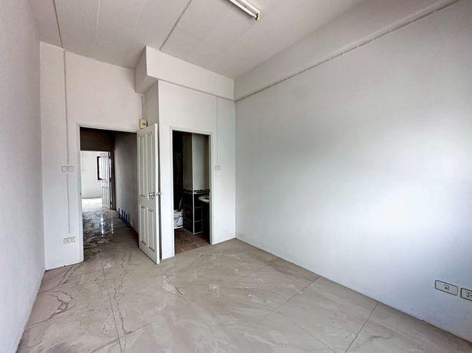 picture Commercial building for sale, 4 floors, near community area, Sahapat Group, Sriracha - 14/20