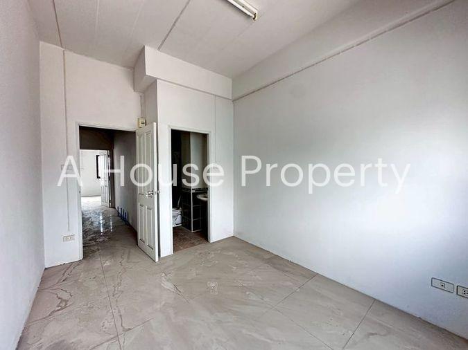 picture Commercial building for sale, 4 floors, near community area, Sahapat Group, Sriracha - 14/20