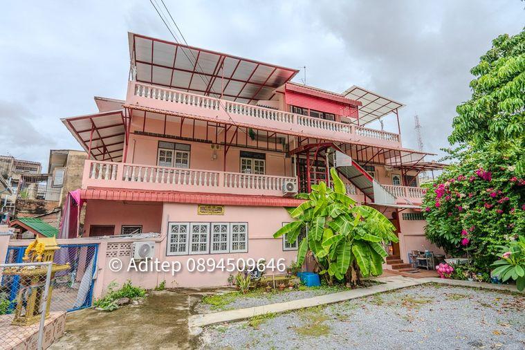 รูป ขายด่วน! บ้านเดี่ยว 154 ตรว. พร้อมกิจการโฮมสเตย์มีใบอนุญาต สร้างรายได้ทันที! เดินถึง MRT สิรินธร 500 ม. ใกล้สะพานซังฮี้ - รูปที่ 1/26