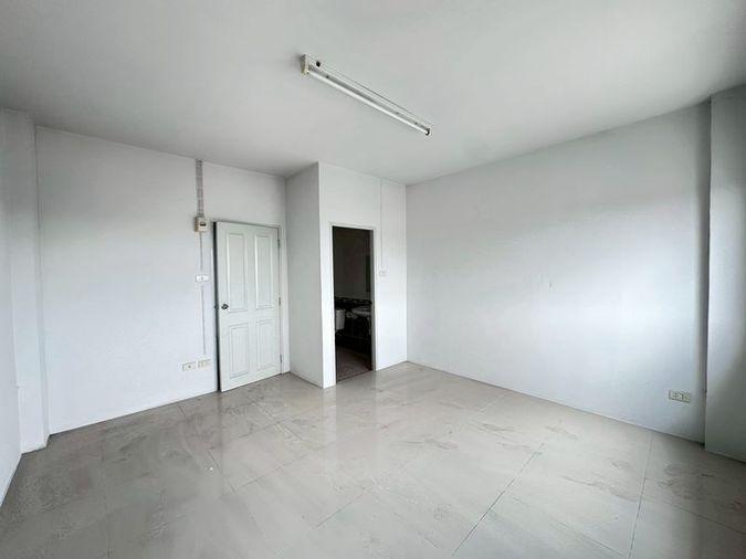 picture Commercial building for sale, 4 floors, near community area, Sahapat Group, Sriracha - 5/20