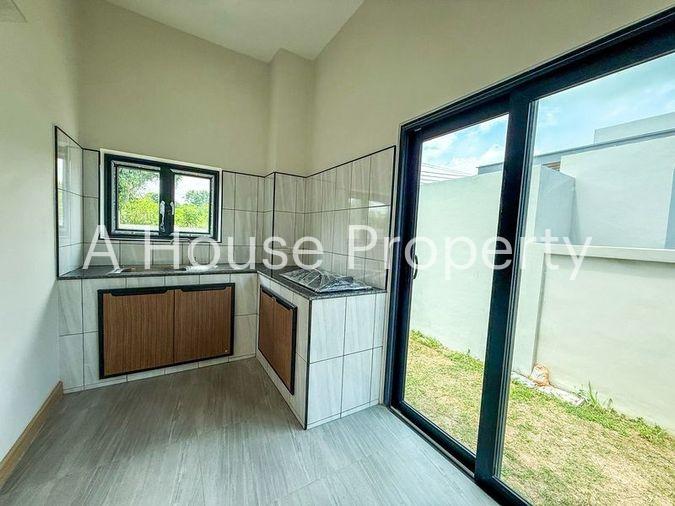 picture Single house for sale, Huai Yai, Phrom, Sriracha, beautiful house with private swimming pool - 10/20
