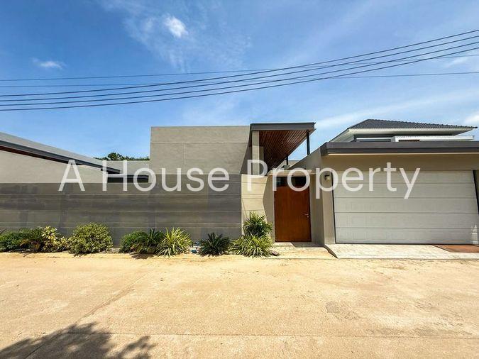 picture Single house for sale, Huai Yai, Phrom, Sriracha, beautiful house with private swimming pool - 1/20